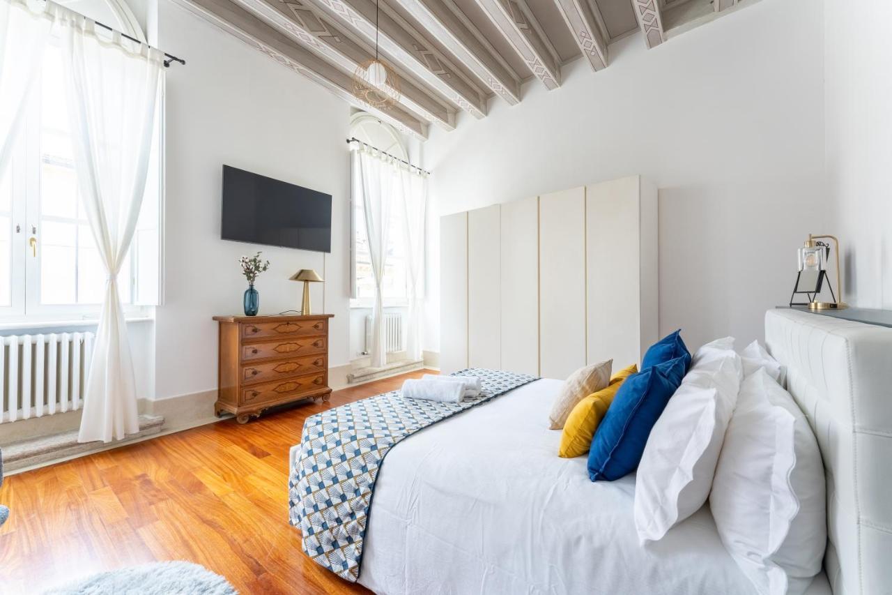 Corso Cavour Luxury Apartment Verona Bagian luar foto