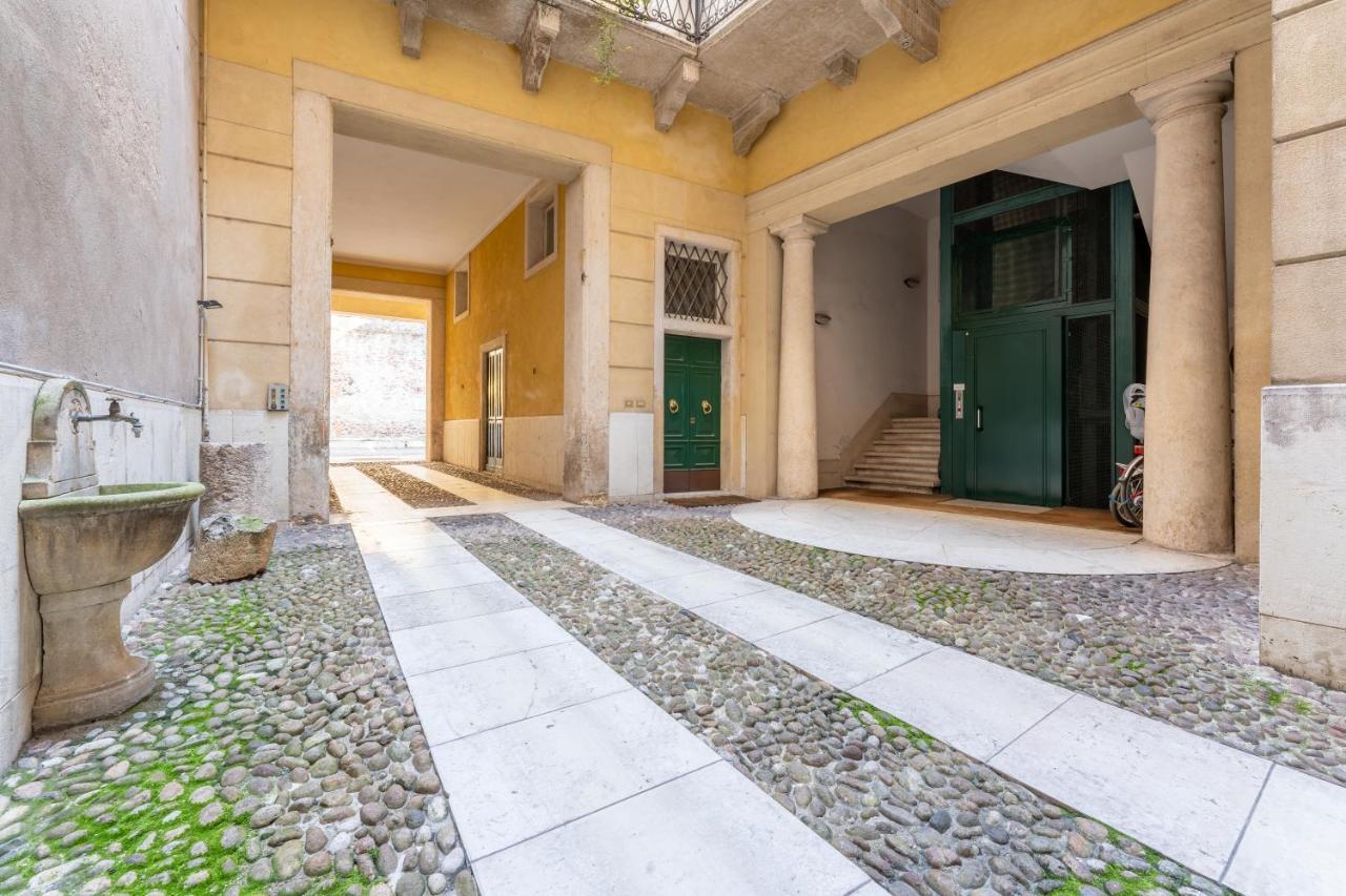 Corso Cavour Luxury Apartment Verona Bagian luar foto