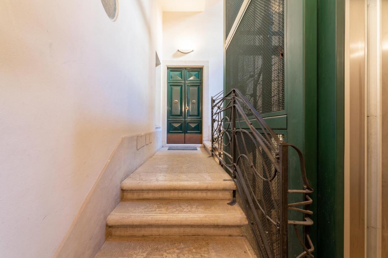 Corso Cavour Luxury Apartment Verona Bagian luar foto