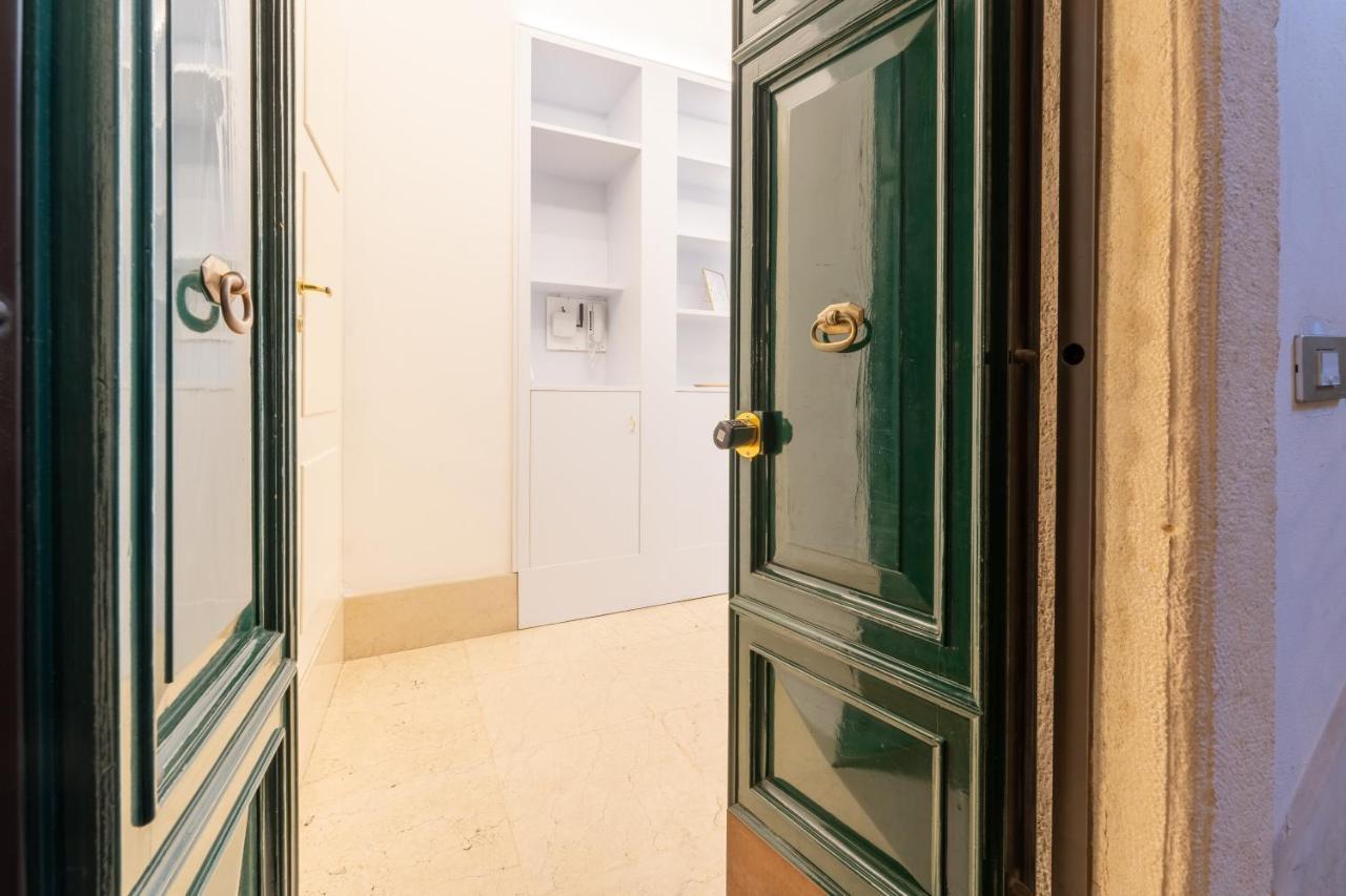 Corso Cavour Luxury Apartment Verona Bagian luar foto