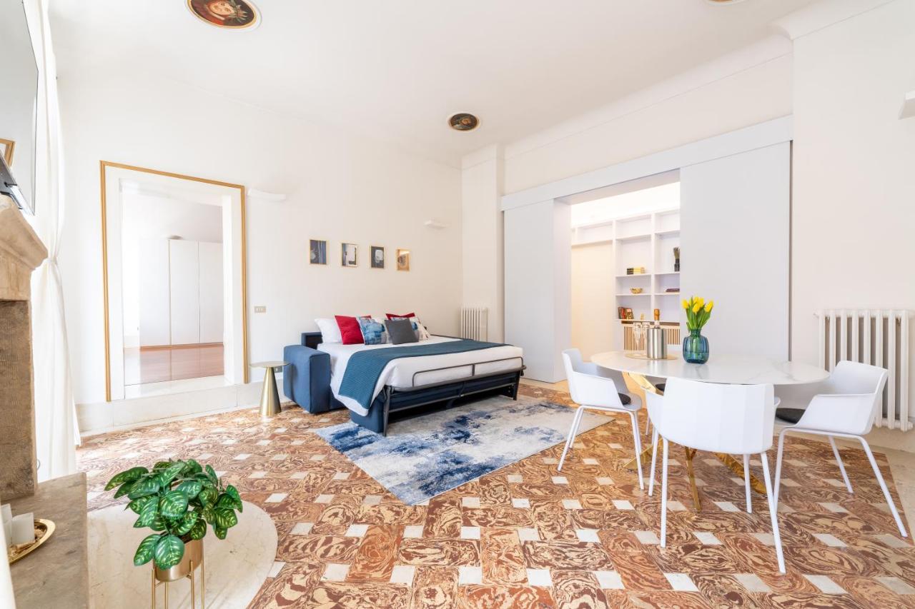 Corso Cavour Luxury Apartment Verona Bagian luar foto