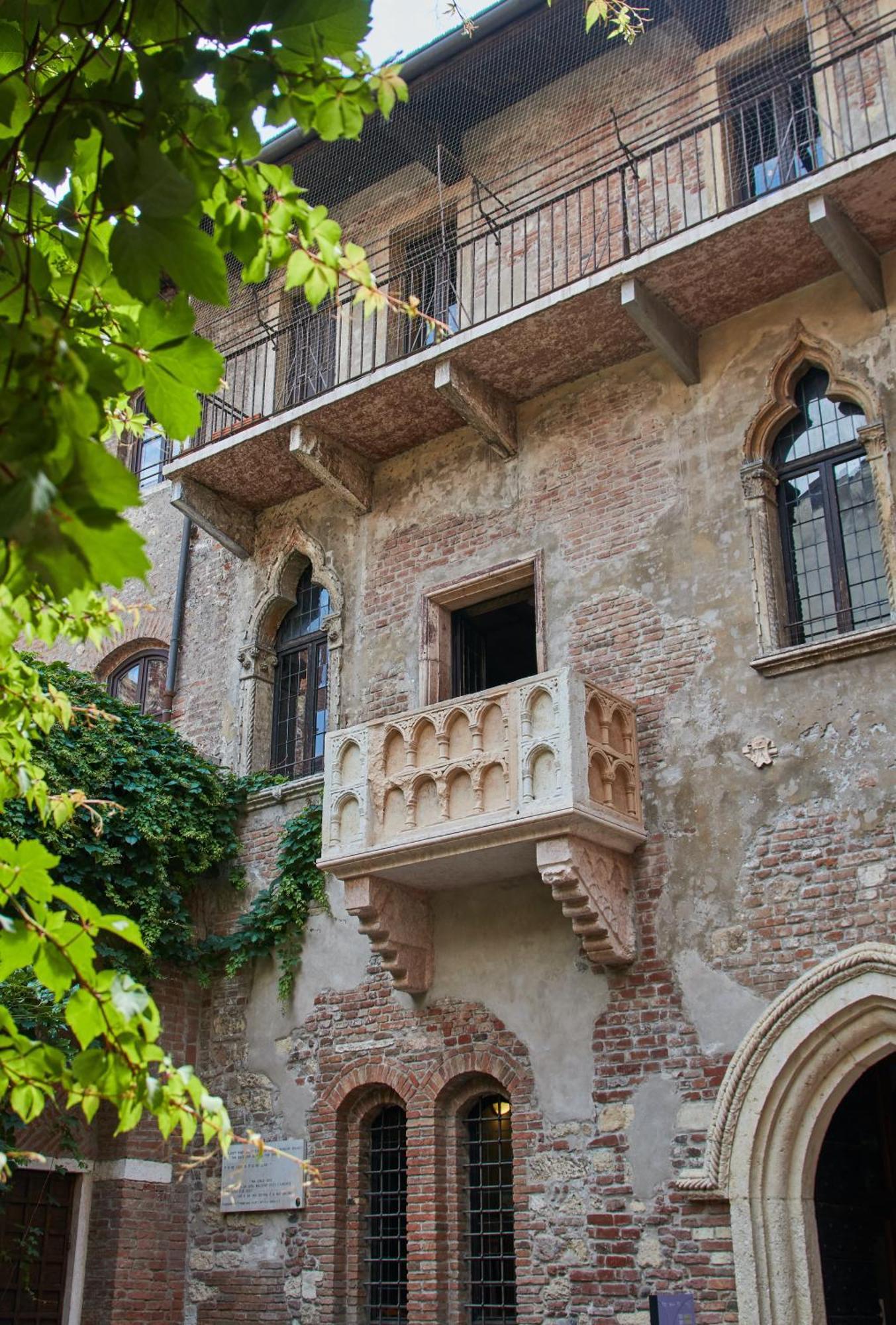 Corso Cavour Luxury Apartment Verona Bagian luar foto